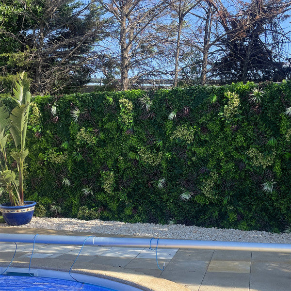 Oasis Green Wall